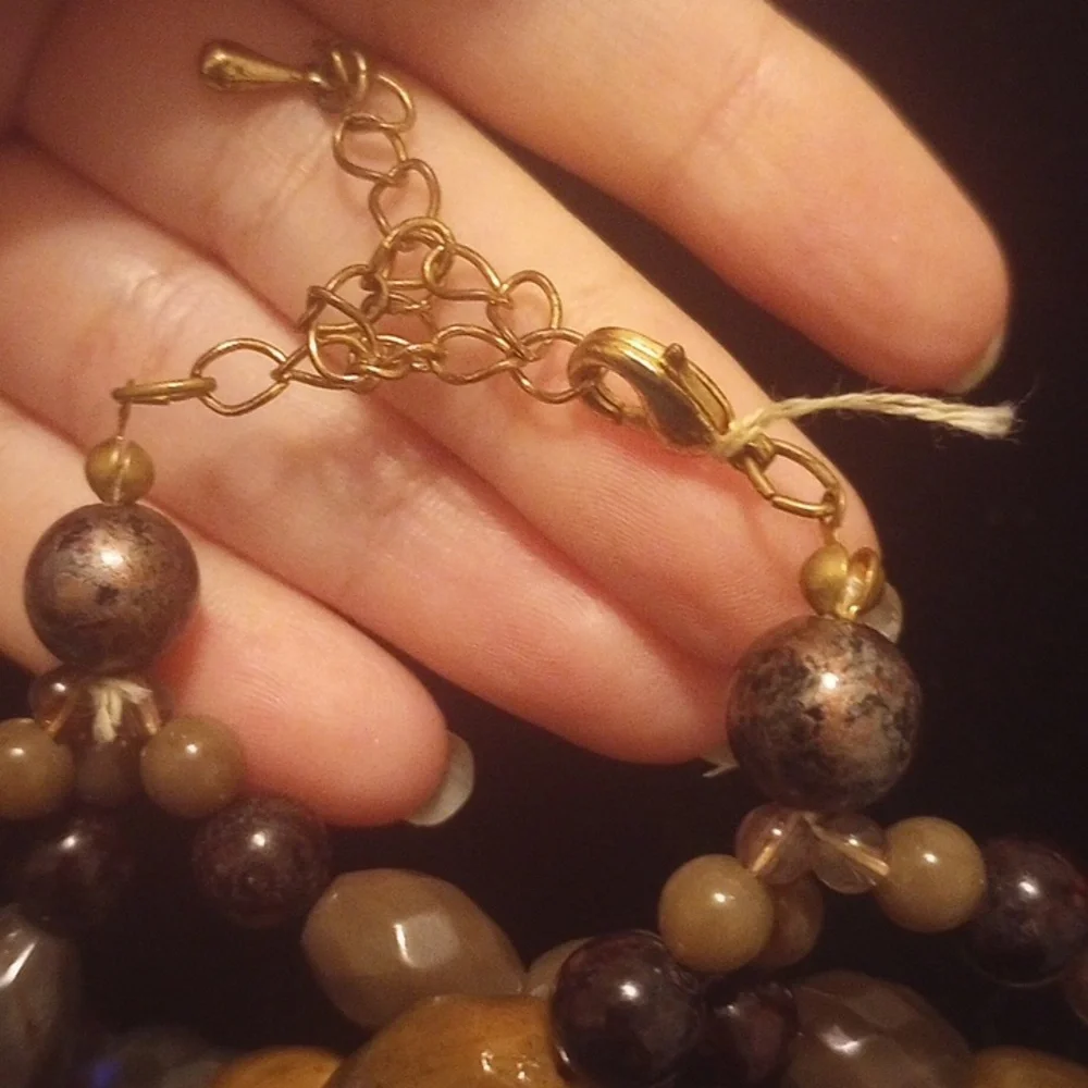 Costume Jewelry Necklace - Picture 3 of 3
